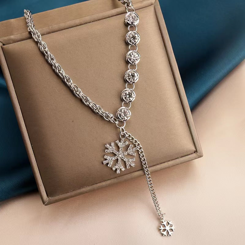 Winter Versatile Light Fancy Sweater Chain