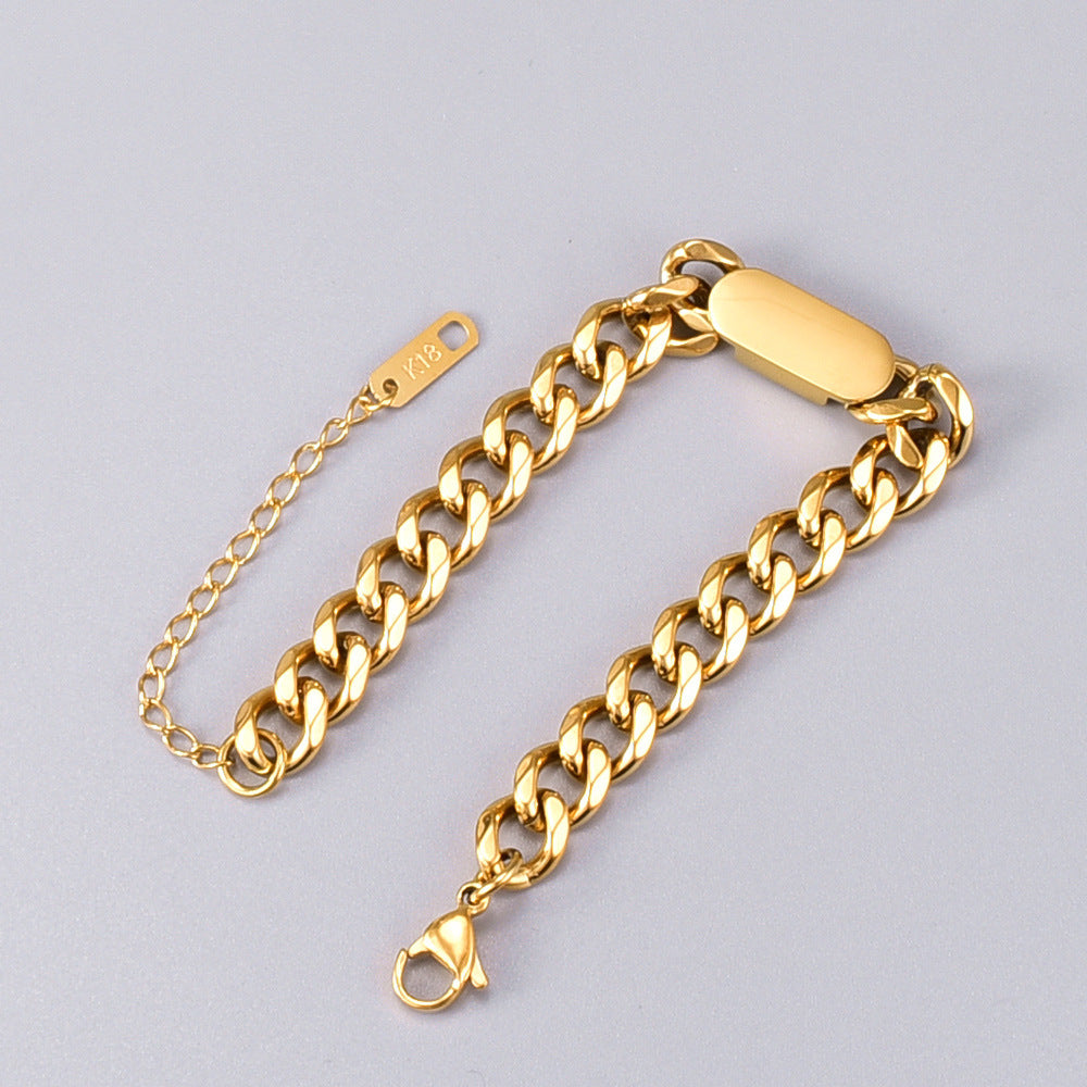 18K Gold Rectangular Chain Bracelet